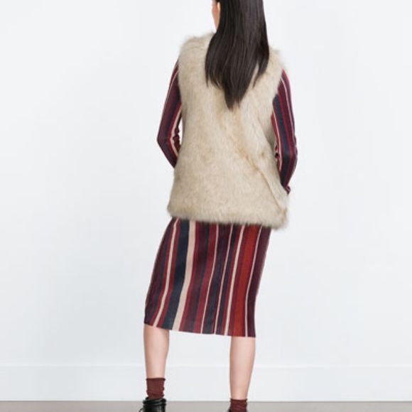 ZARA  Faux Fur Waistcoat:Ice, US S, M/EUR S, M - Picture 4 of 7